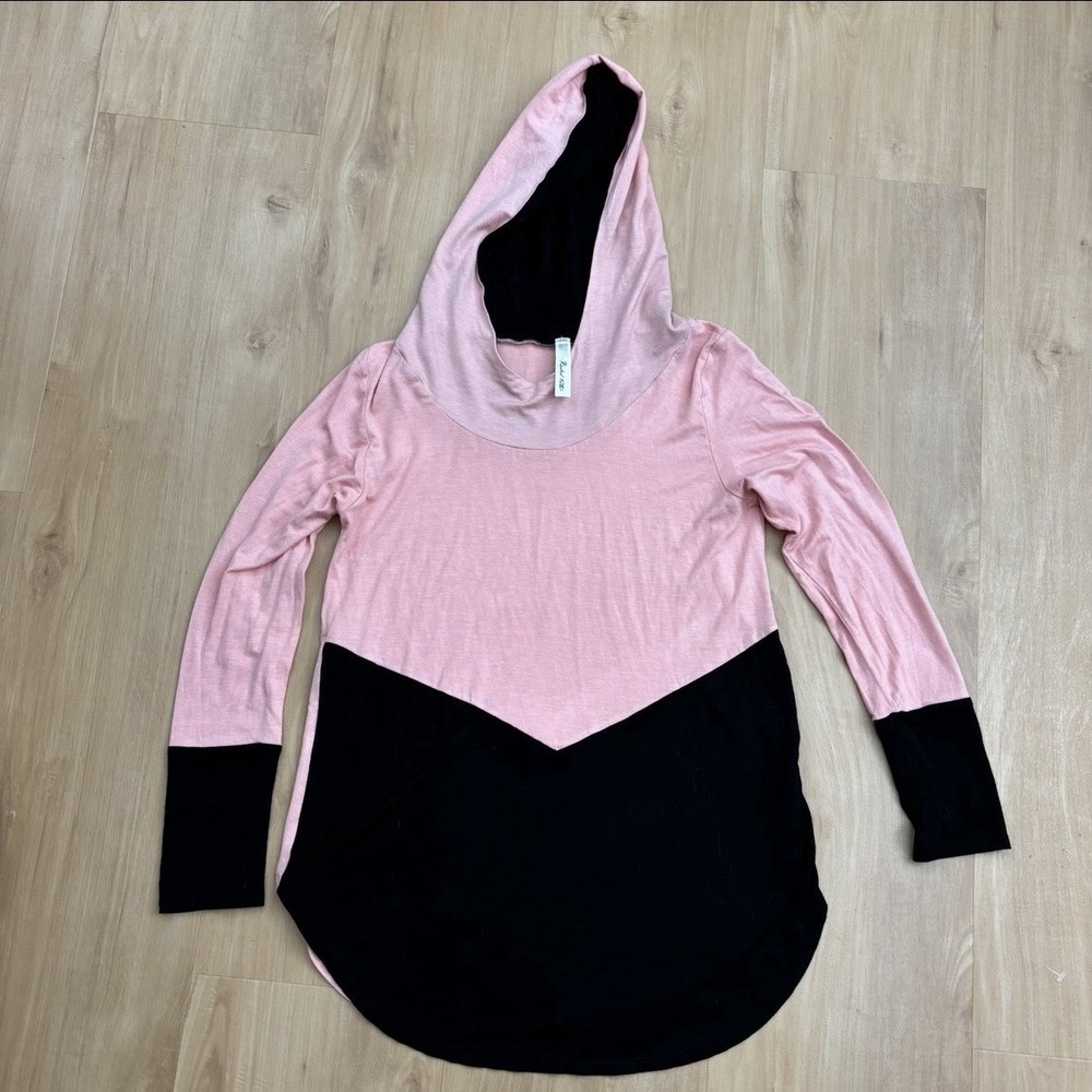 Rachel Kate Women's Long Sleeve Hooded Tshirt Small Pink And Black Colorblock